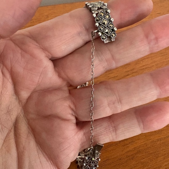 Beautiful Sterling Silver Marcasite Bracelet - Picture 3 of 11